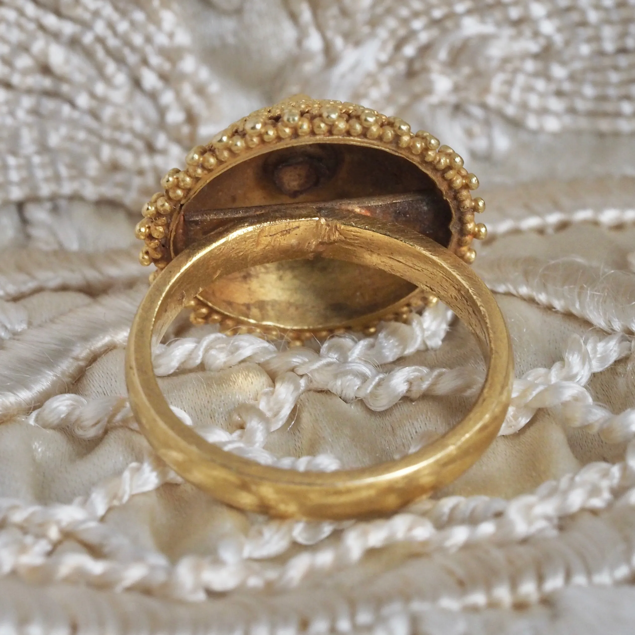 Antique Indian 22k Gold Dome Ring
