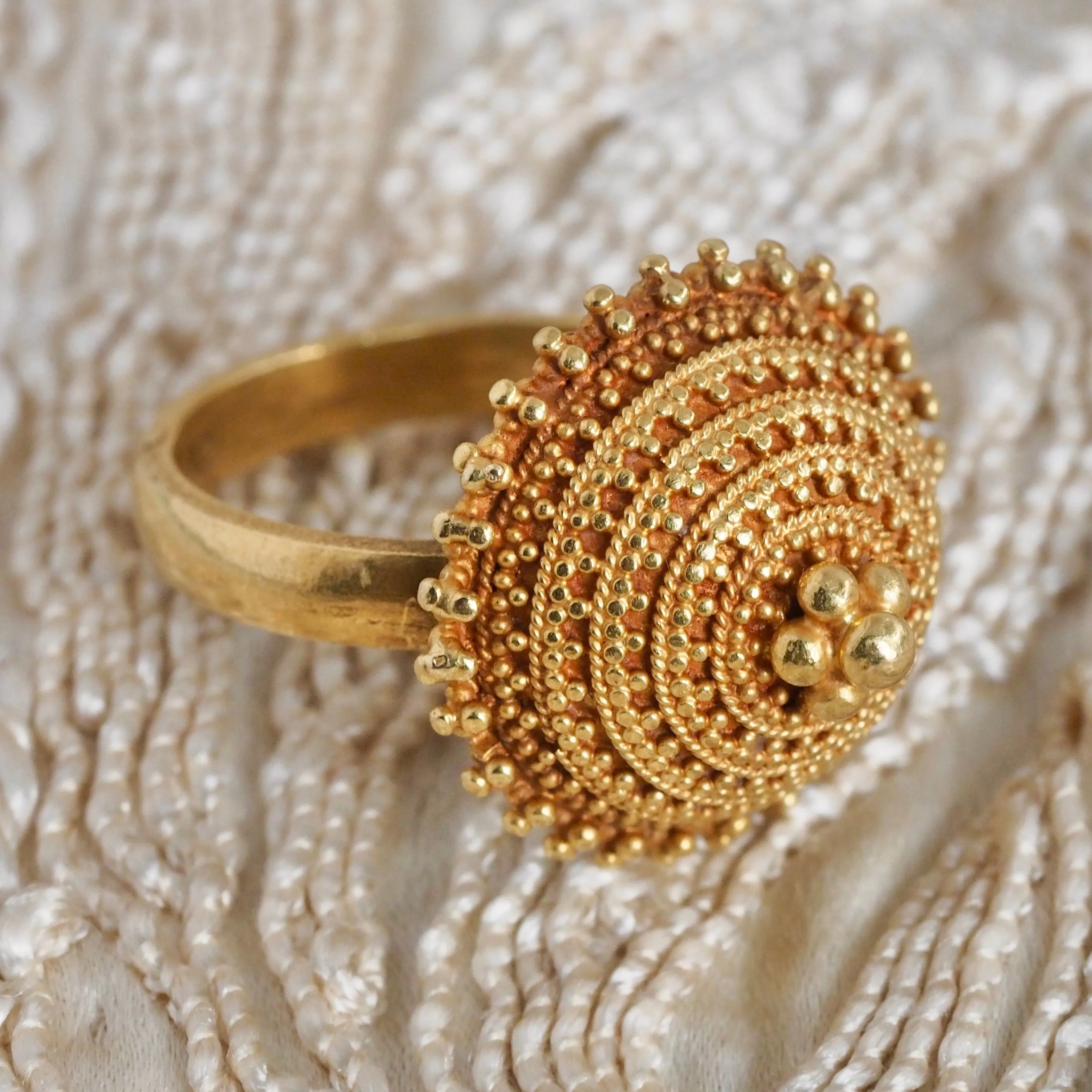 Antique Indian 22k Gold Dome Ring