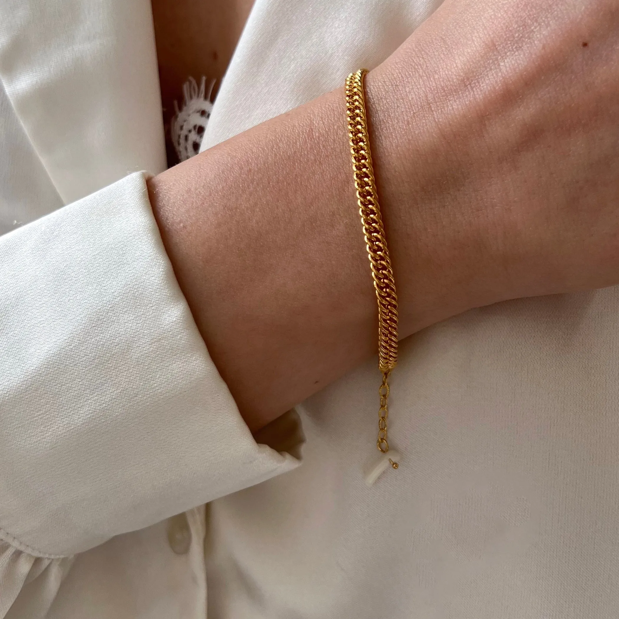 Bracelet Curb Chain White Coral
