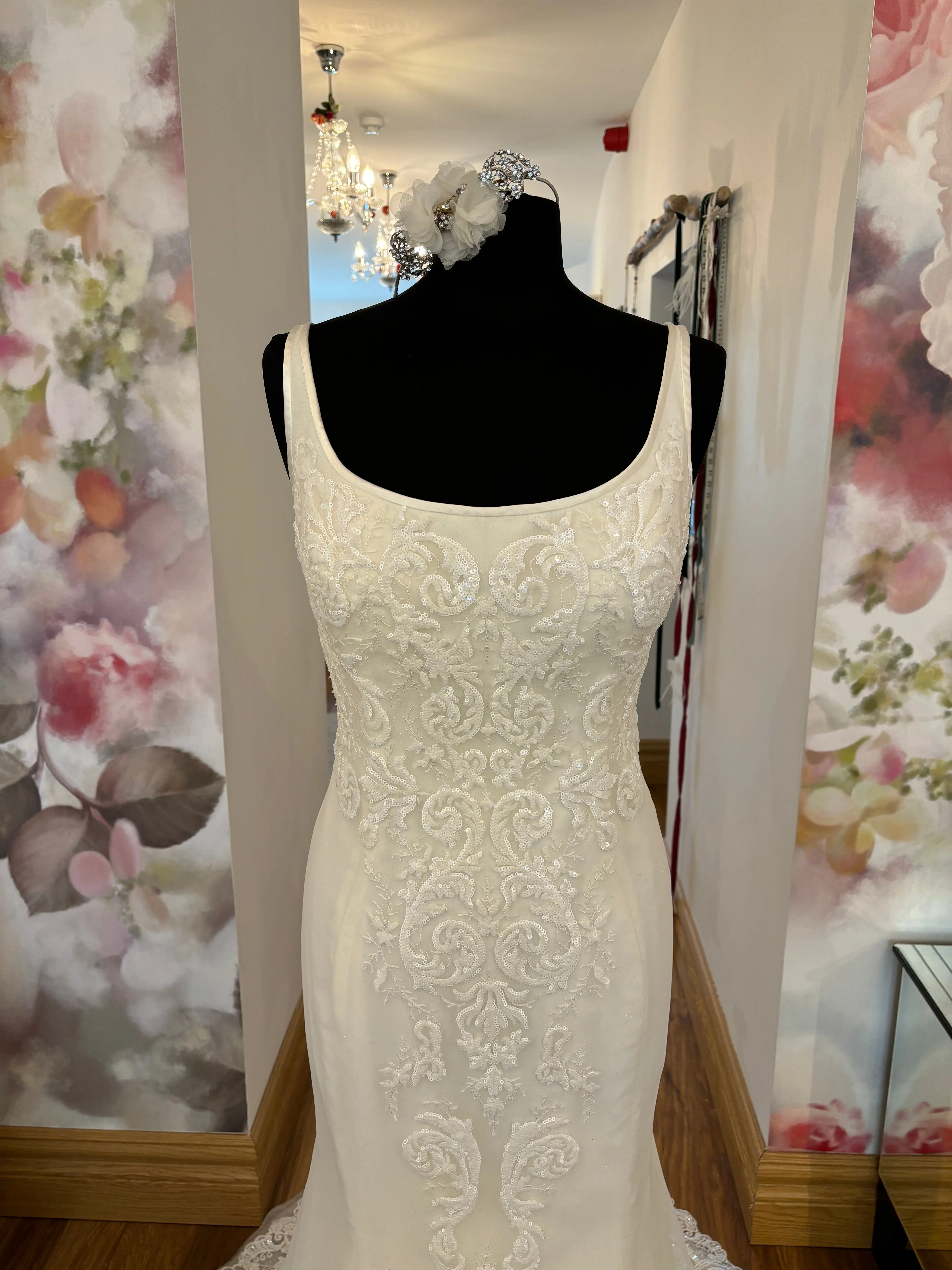 WHITE ROSE ’R131’ UK 16/18